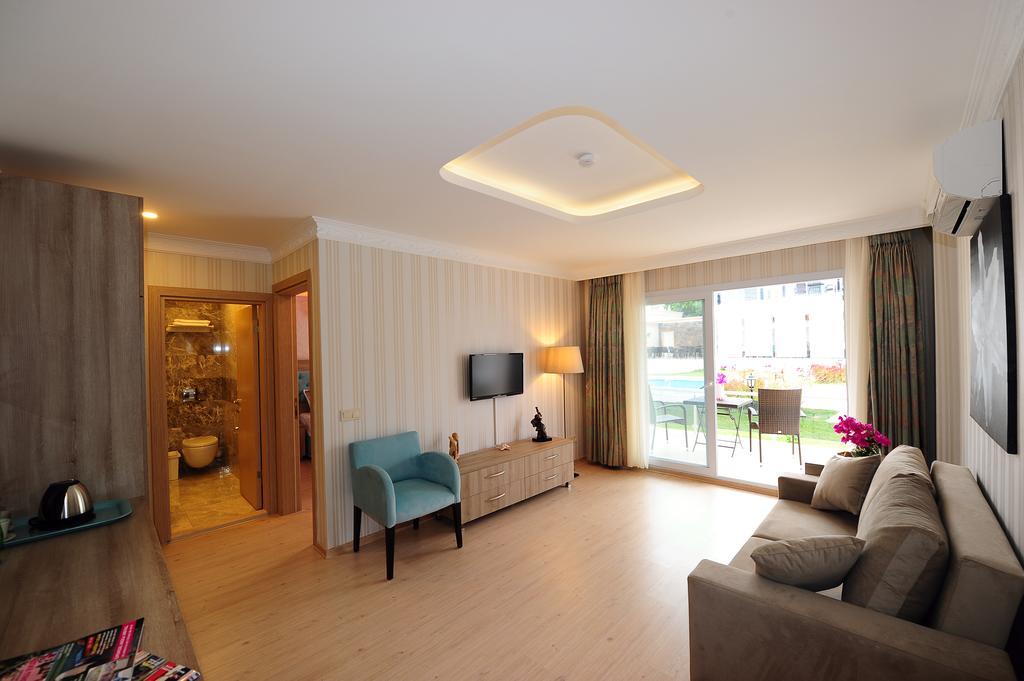 Delita Suite Hotel Turkbuku Golturkbuku Quarto foto
